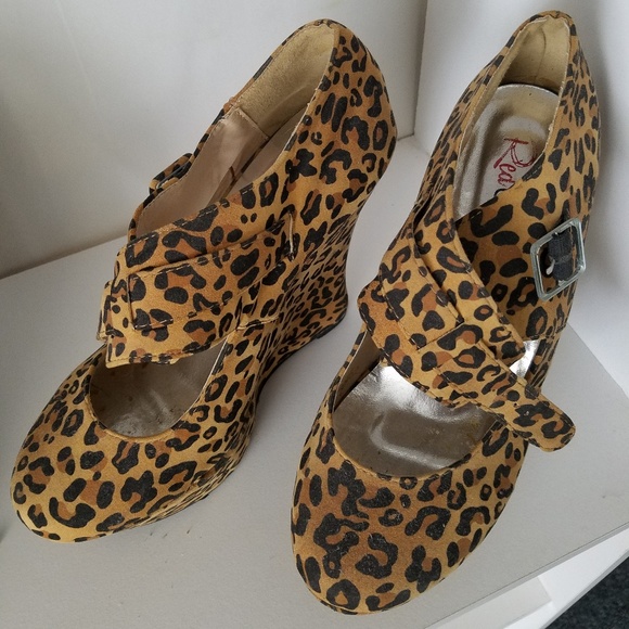 Shoes - Picture 2 of 3